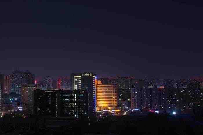 深夜睡不着的经典句子(凌晨睡不着的经典伤感说说)