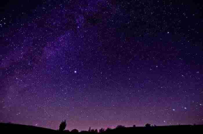 深夜睡不着的经典句子(凌晨睡不着的经典伤感说说)