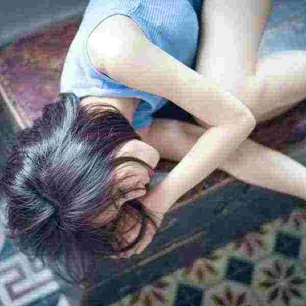 令人心痛伤感的爱情说说 因为我在乎你多过在乎自己所以才会一味的委屈自己成全你2