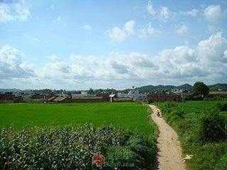  一个古老村庄消失的前夜