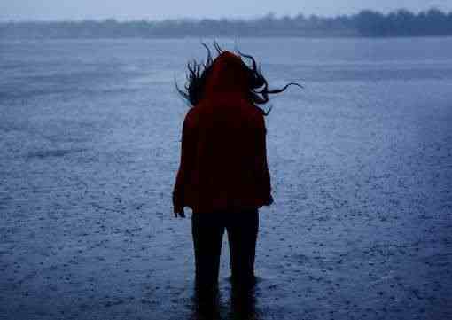 关于爱情中的悲欢离合说说 人生只需一人知我冷暖懂我悲欢2