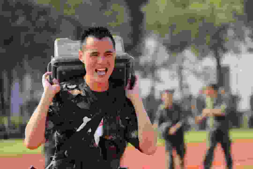 【夜读 · 散文】温暖的“树洞”