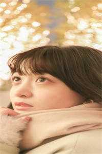 那姑娘风华正茂