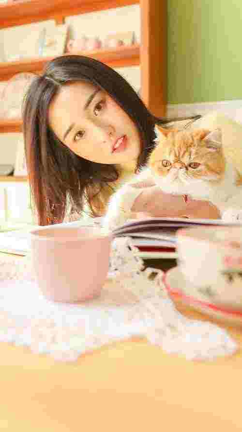 救人牺牲后，他重生走上权势巅峰