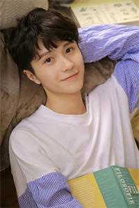 高分言情都市重生：假少爷他鸠占鹊巢