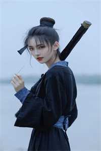 中年失业！空降逆袭系统拯救落魄户