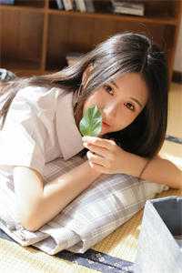 我定睛看向面前