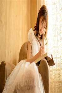 胎穿盛朝，丰腴美人被独宠了