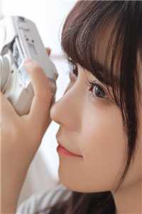 看向一旁的向婉晴