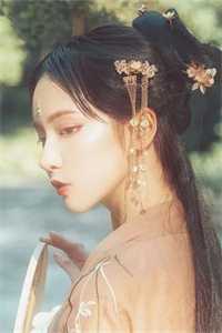 为重生，她夜夜窥探提督大人