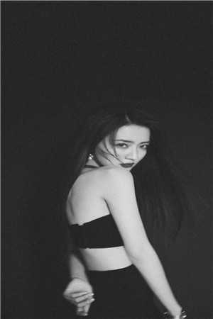 玄学大佬说你三更死，打钱改命！