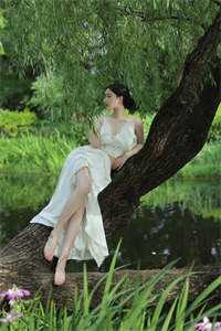 苏宣婉人还没进来