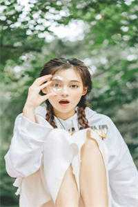 胎穿盛朝，丰腴美人被独宠了