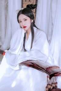 离谱!诡异复苏,我契约了女鬼