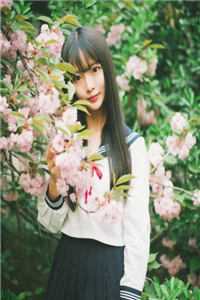 朱唇轻启吻芳华