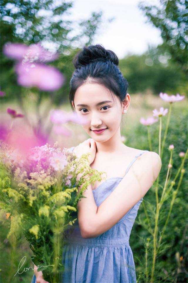 拒绝同事霸占座位后，我被他推入车轨