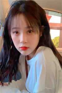 老婆带白月光参加女儿学校的亲子活动，还当众热吻